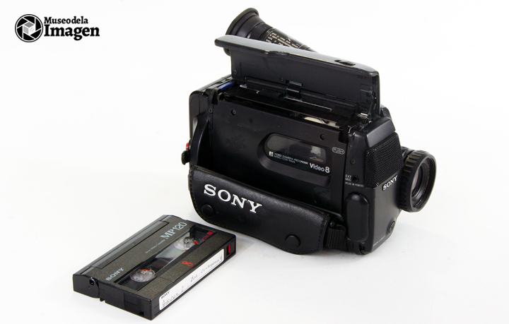 Sony Handycam CCD Tr-45 8mm NTSC - Museo de la imagen
